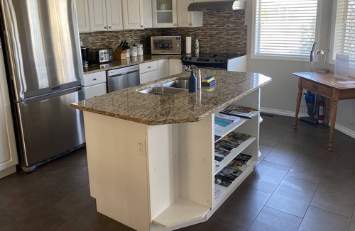 Regional District of Nanaimo House | Explore the Oceanside area from this centrally located suite by the beach!