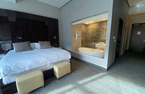 Downtown St. John's Apartment | Extraordinary 2Br Downtown Suite