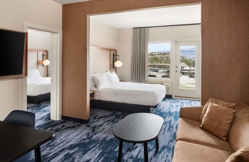 Westbank Hotel | Fairfield Inn & Suites by Marriott West Kelowna