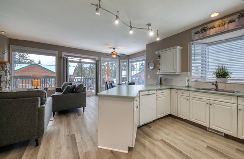 East Kootenay Condo | Fairmont Creek Property Rentals Marble Canyon