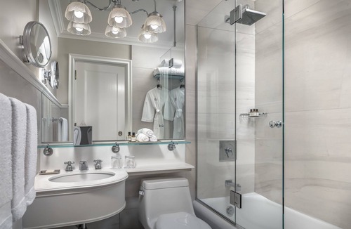 Inner Harbour Hotel | Fairmont Empress