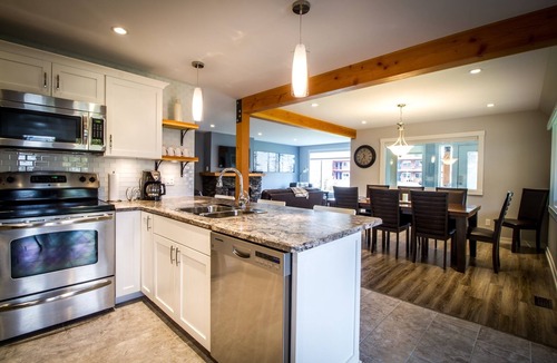 Revelstoke House | Fall Line Guesthouse