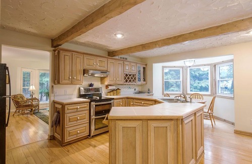 Lake of Bays Cottage | Fall & Winter discounts Available @ Muskoka Waterfront Cottage! Pet-Friendly!