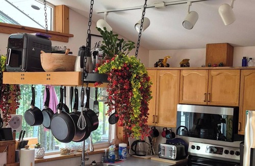 West Sechelt Bed & Breakfast | Family and Pet friendly Fabulous B&B, AC, Ocean Views, close to Town and Beach.