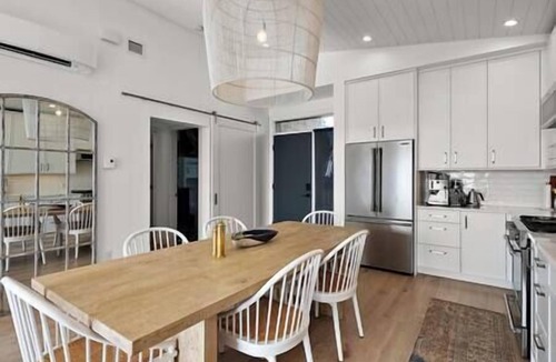 Black Creek House | Family Beachside Bliss | Sleeps Many | Oceanside!