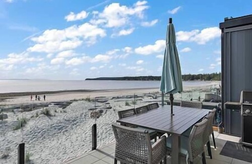 Black Creek House | Family Beachside Bliss | Sleeps Many | Oceanside!