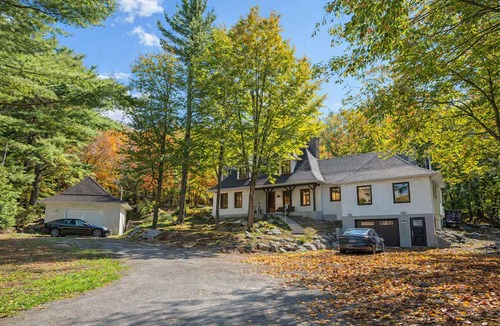 Granby Ski Chalet | Family Chalet in the Forest near Amazoo & Yamaska Park