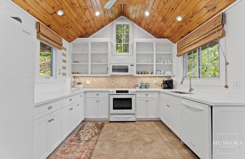 Muskoka Lakes House | Family Cottage on Lake Rosseau