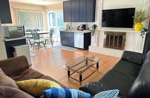 Canyon Heights House | Family Friendly, Bright, & Spacious 3 BED 2 BATH