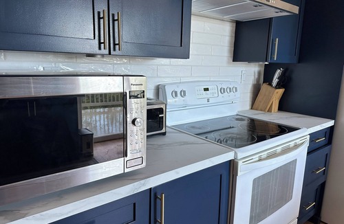 Canyon Heights House | Family Friendly, Bright, & Spacious 3 BED 2 BATH