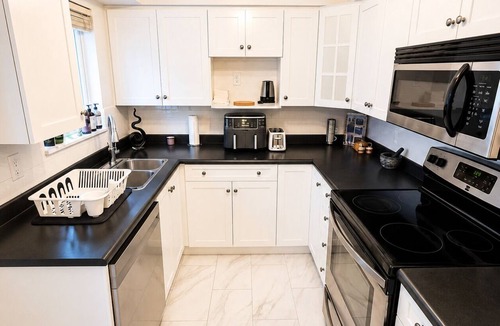 Burnaby House | Family Friendly Cozy Corner