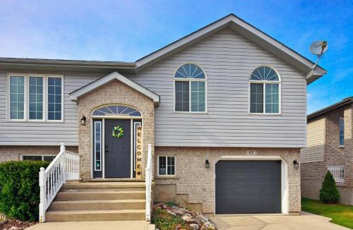 Meaford House | Family friendly summer getaway, short walk to beach, restaurants, etc.