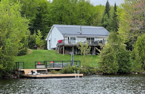 Perry Cottage | Family-Friendly Waterfront Cottage w/Dock, Firepit & Lake Views