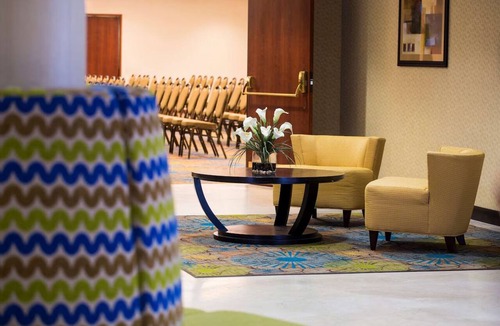 South Portland Hotel | Family Getaway Near Downtown Portland & Maine Mall w/Indoor Pool l 2 Units