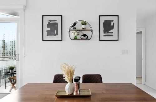Bathurst Quay Apartment | Family Haven by Rogers Centre Parking Sleeps 8