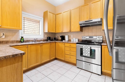 Brampton House | Family Stay | Pool Table | BBQ | Pond | One Level