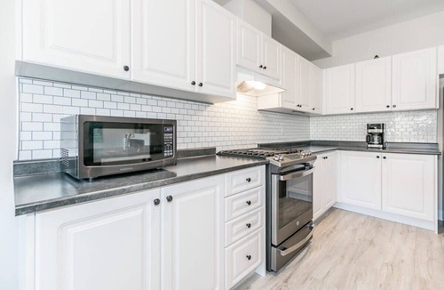The Blue Mountains House | Family Townhouse, Walk-Shuttle to Blue, Fire Pit