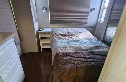Sherkston Other | Famous Sun Restreat Resort & Lake Erie Beach, Steps to Beach with Beach View, 30 KM to Niagara Falls Park, Sleep 8