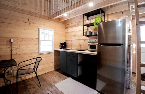 Fenelon Falls Cabin | Fantastic Rustic Lakefront Cabin with Barbecue in Kawartha Lakes, Ontario