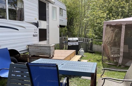 Okanagan-Similkameen House | Farm Stay Marron Valley- 5th Wheel Trailer