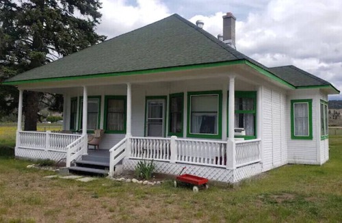 Lower Nicola House | Farmhouse.