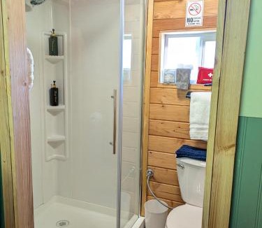 Brew Bay House | Farmhouse cabin on family farm