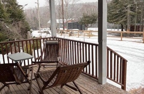Liscomb Cottage | Farmhouse: Spacious 3-Bedroom at Liscomb Lodge