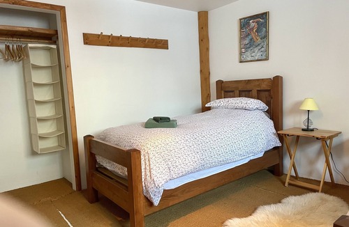 Fernie Cabin | Fernie Lodging-2-6 people guest suite. 6-8 full lodge.Great location.B&B option