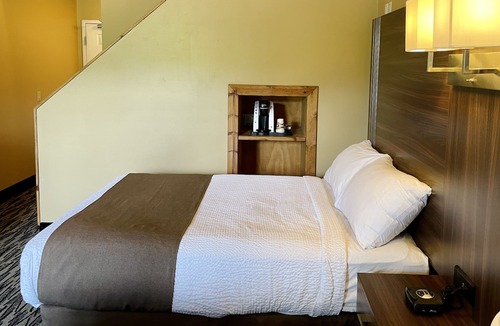 Fernie House | Fernie Stanford Hotel & Resort - Family Suite