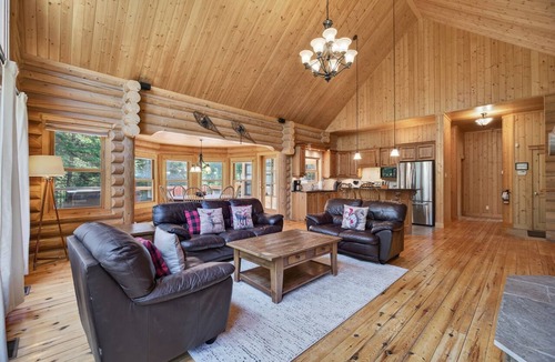 Fiddler Lake Resort House | Fiddler Lake Resort - Deer 30