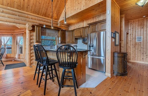 Fiddler Lake Resort House | Fiddler Lake Resort - Deer 86