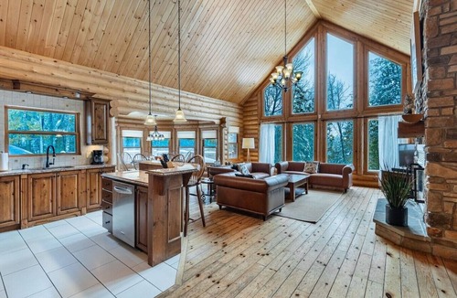 Fiddler Lake Resort House | Fiddler Lake Resort - Deer 79