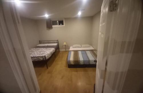 Kitchener House | SPORTS FANS STAY-FAST WIFI-FLEXIBLE CHECK IN-Free Parking