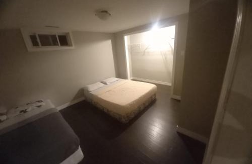 Kitchener House | SPORTS FANS STAY-FAST WIFI-FLEXIBLE CHECK IN-Free Parking