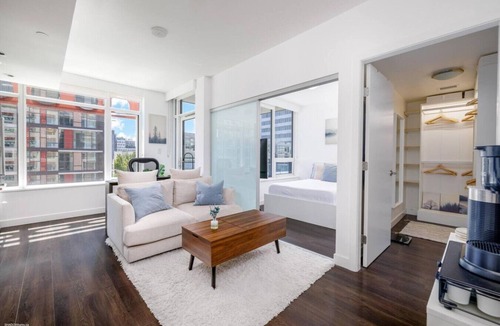 Mount Pleasant Apartment | MAJOR INTERNATIONAL SPORTING EVENT Stay 1BR| Steps to Seawall | Free Parking+AC