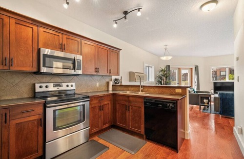 Radium Hot Springs Apartment | Fireside Retreat | Hot Springs | Fireplace | Pets