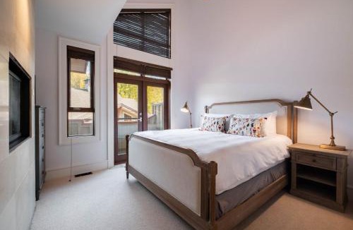 Whistler House | Fitzsimmons Walk 38 by Outpost Whistler