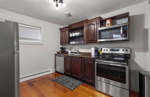 Quidi Vidi Apartment | Forest House 1 Bdrm QV Lake View Parking