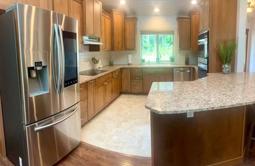 Forks House | Forks Home in the Forest Hot Tub 3 bedroom plus bonus bed/office 2.5 bath