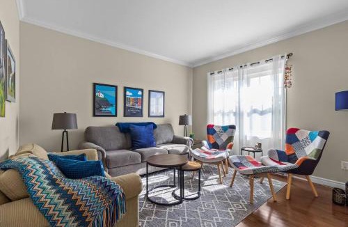 St. John's House | Freshwater Joys 4BR Jellybean Home Near Downtown