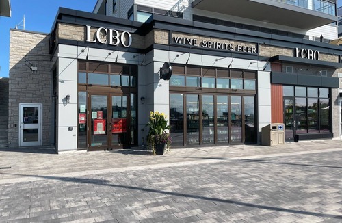 Innisfil Condo | Friday Harbour Modern 2BR condo with access to outdoor pool