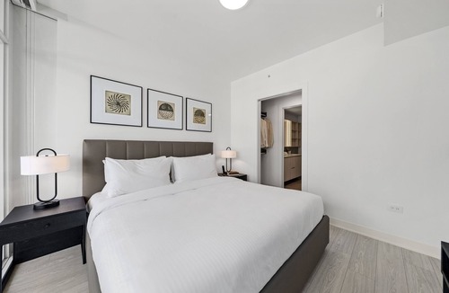 Steveston Hotel | Fully Equipped Two Bedroom Suite in Charming Steveston Village