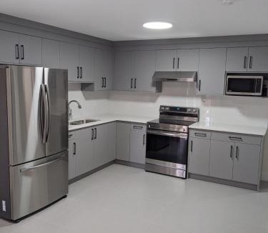 Surrey Apartment | Fully Furnished Holiday Rental 2 BR Suite