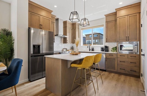 Calgary House | Fully Private Detached House | 4BR | Sleeps 14