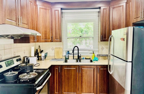 Etobicoke House | Fully privet Villa, FIFA ready Walk to Subway 13 min Airport
