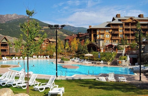 East Kootenay Condo | Fully Renovated | 1 Bdrm | Walk to Everything | Sleep 8!