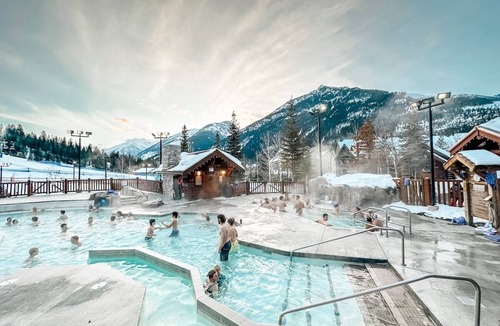 East Kootenay Condo | Fully Renovated | 1 Bdrm | Walk to Everything | Sleep 8!