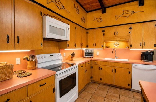 McQueeney House | Funshine | Riverfront house in Mc Queeney with guest house, river views, grill