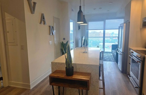 Downtown Toronto Apartment | Furnished 2 Bedroom with 2 Bathrooms in Toronto | Elm Ledbury