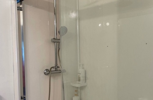 Gibsons House | Furnished 3 bedrooms and 1.5 bathroom upstairs suite